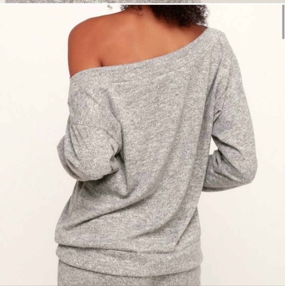 New! With Tags! Lulu's Gray Off-Shoulder Super Soft Top. Size Small - Picture 3 of 6